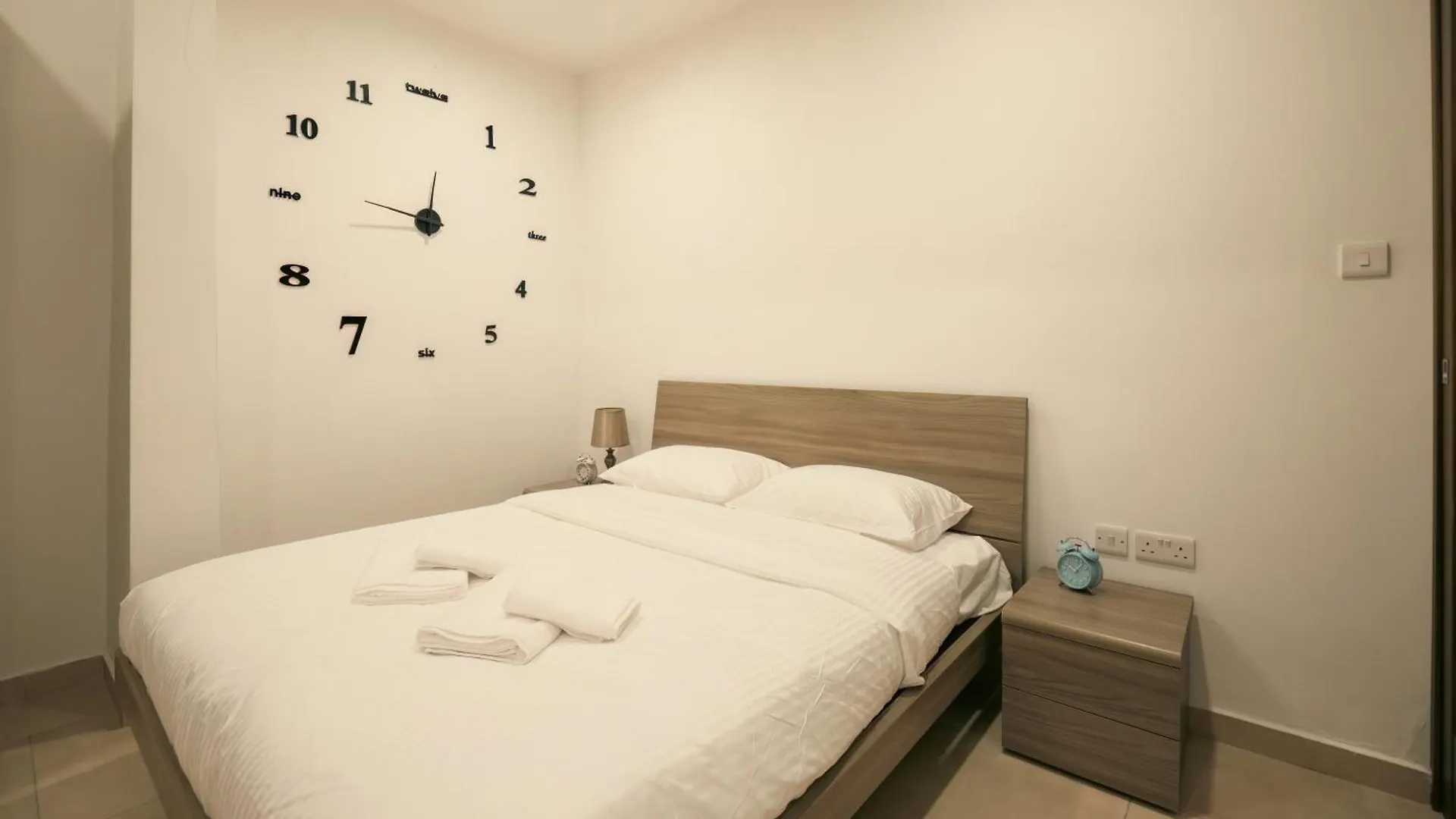 Sliema Central O'Clock Malta Bed & Breakfast