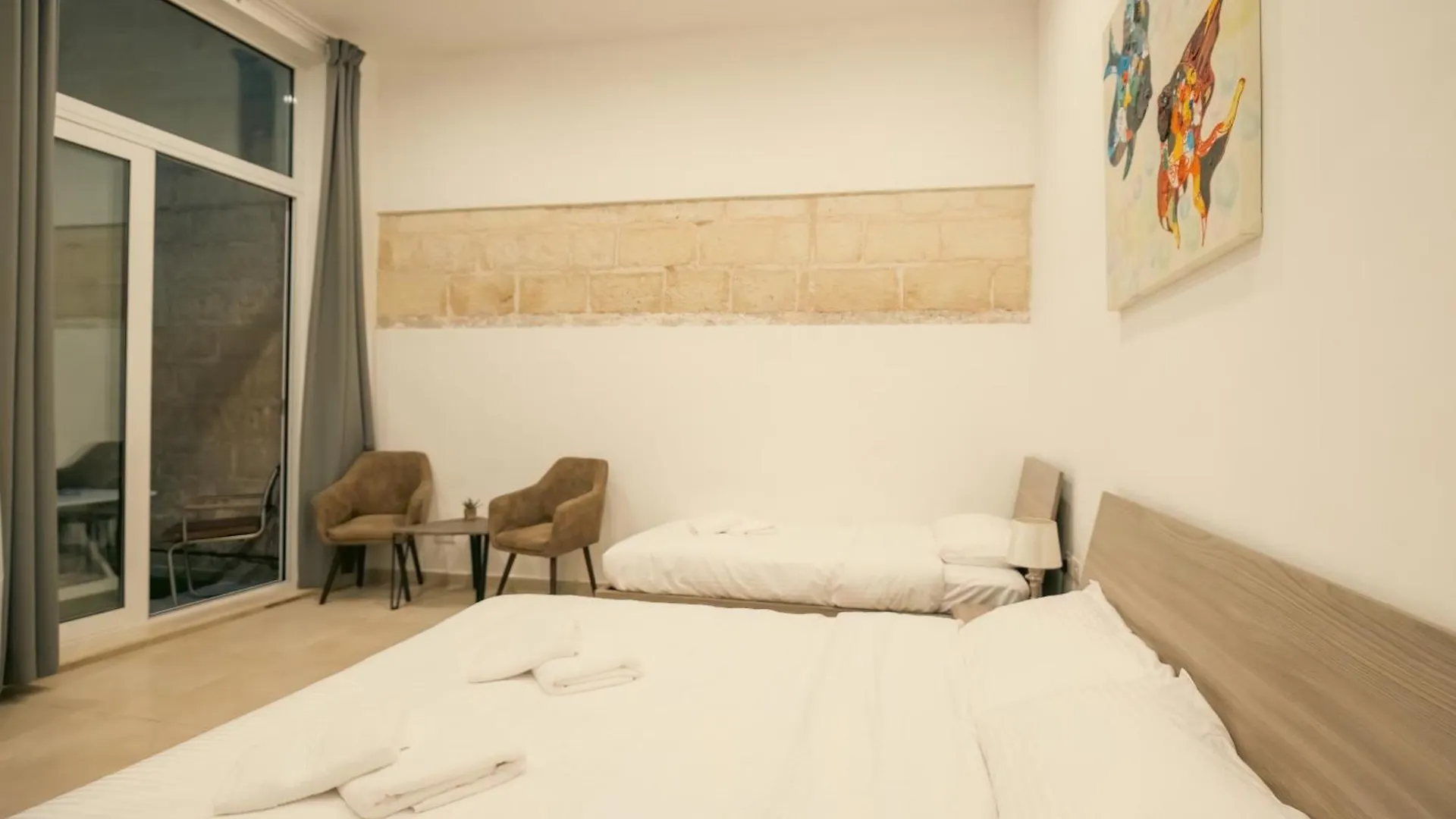 Sliema Central O'Clock Malta Bed & Breakfast