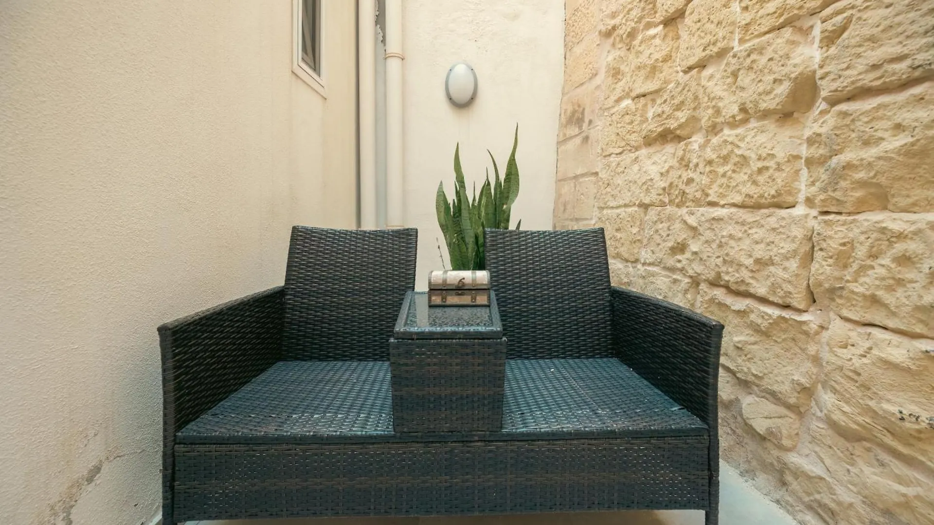 Sliema Central O'Clock Malta Bed & Breakfast