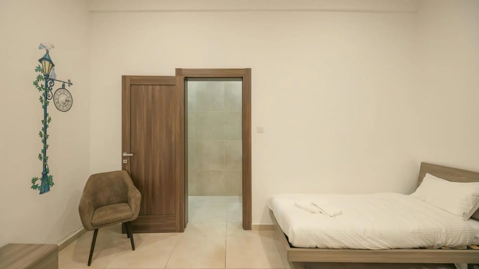 Sliema Central O'Clock B&B Malta