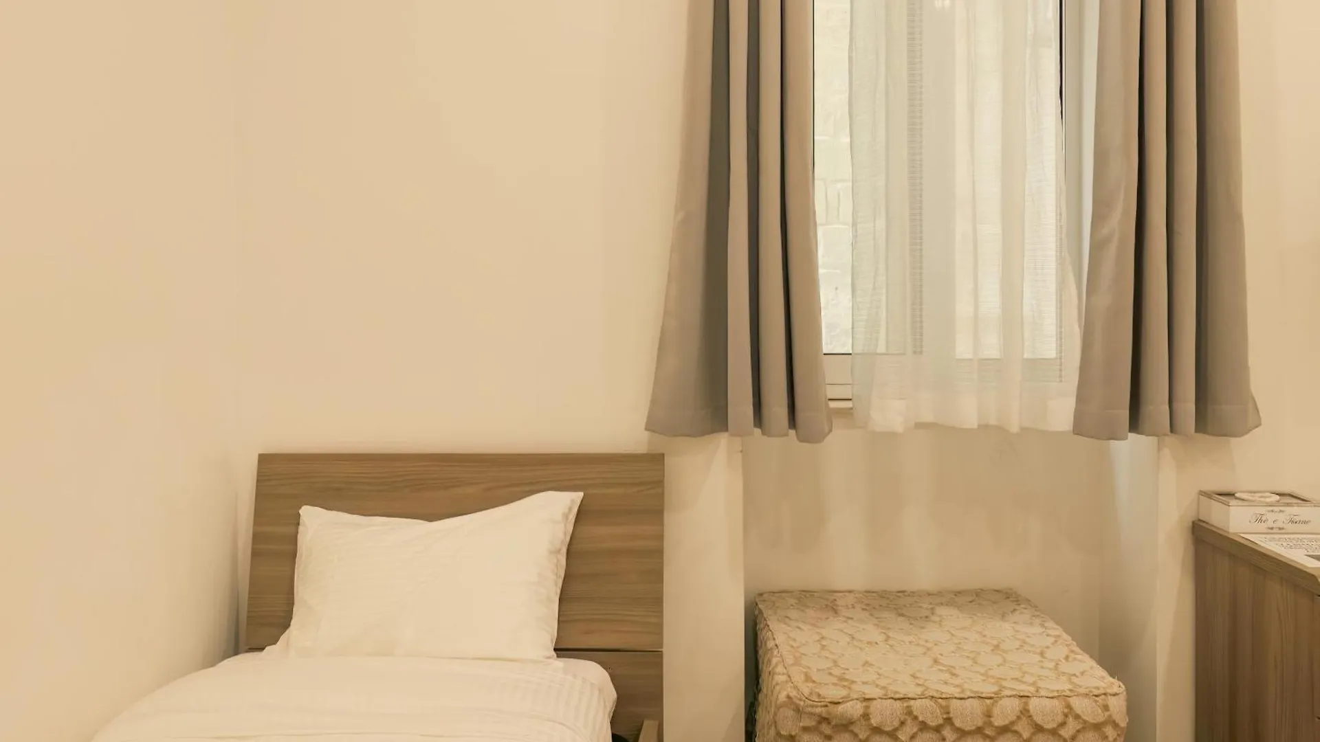Sliema Central O'Clock B&B Malta