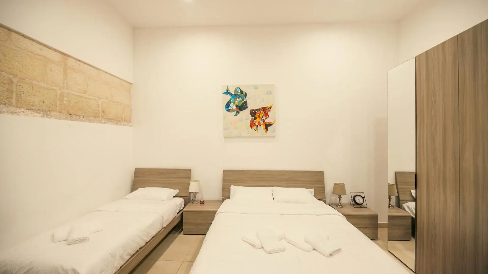 Sliema Central O'Clock B&B Malta